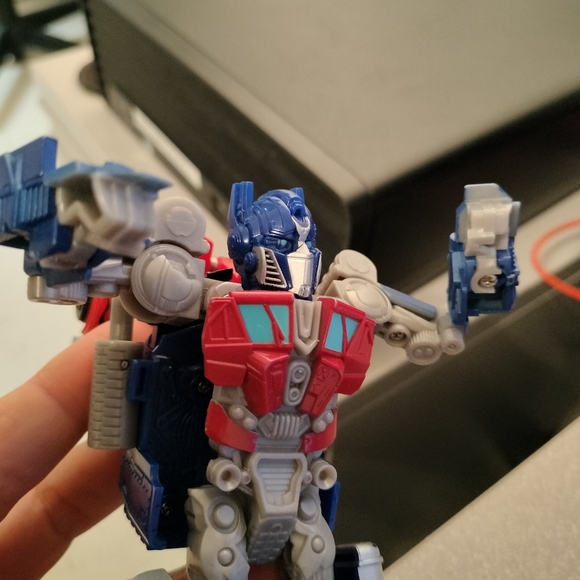 Transformers - Picture 4 of 16